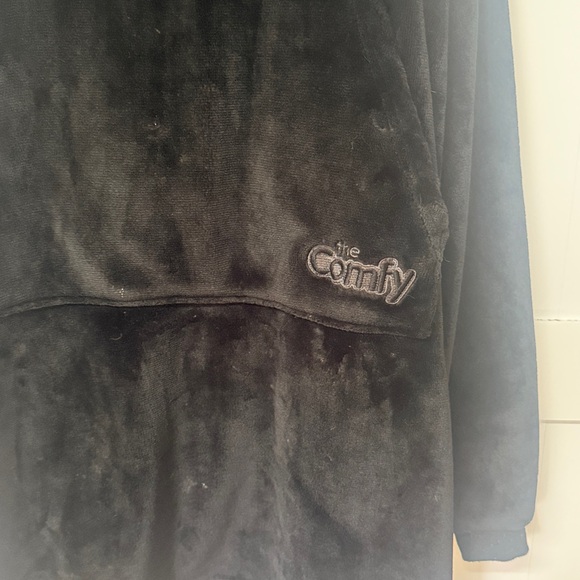 The Comfy Black Plush Robe - Picture 8 of 8